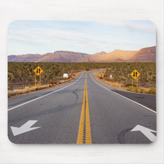 Straße durch den Joshua-Tree-Nationalpark Mousepad (Vorne)