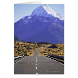 Straße in den Mount Cook National Park, Neuseeland