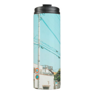 STRASSE IN DER NÄHE THERMOSBECHER