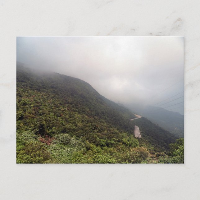 Straße in Misty Mountains, Vietnam Postkarte (Vorderseite)