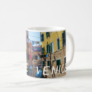 Straße in Venedig mit Wäsche waschen Kleider Itali Kaffeetasse