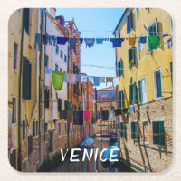 Straße in Venedig mit Wäsche waschen Kleider Itali