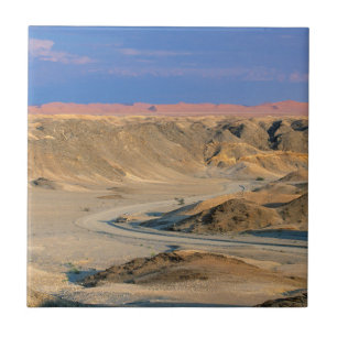 Straße nach Homeb durch die Wüste, Namib-Naukluft Fliese