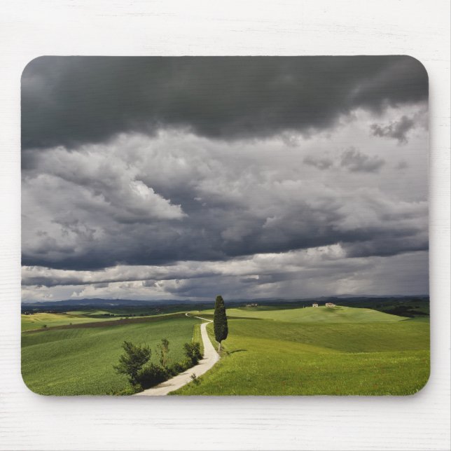 Straßen- und Sturmwolken, ländliche Region Toskana Mousepad (Vorne)
