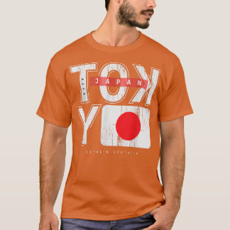 Straßen von Tokio Japan Nacht Szene mit Licht Va T-Shirt