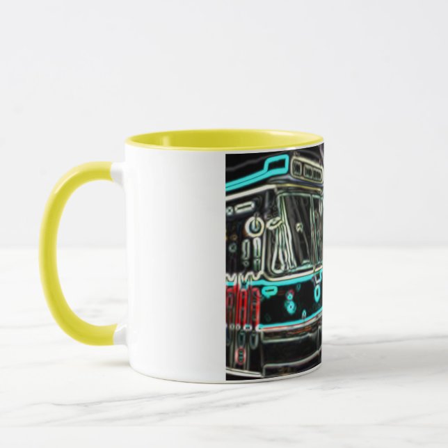 Straßenbahn bei Eisenbahn stn Kleine gelbe Combo-T Tasse (Links)