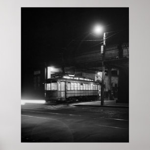 Straßenbahn bei Nacht, 1943. Altes Foto Poster