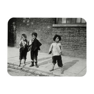 Straßenbengel in Lambeth (b/w Foto) Magnet