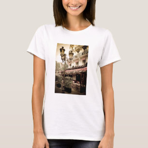 Straßenrestaurant, Paris, Frankreich T-Shirt