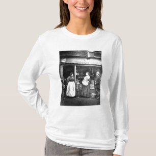 Straßenszene in viktorianischem London T-Shirt