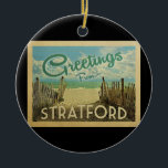 Stratford Beach Vintage Travel Keramik Ornament<br><div class="desc">Dieses Greetings From Stratford Vintage Postcard Design verfügt über einen Sandstrand mit einem schönen türkisfarbenen Ozean Wasser und über dem Meer, einen blauen Himmel mit billigen weißen Wolken. Im Vintage Reisen Stil.</div>