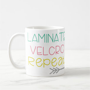 Stratifié. Velcro. Répétition. Tasse