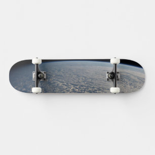 Stratocumulus Wolken über dem Pazifik. Skateboard