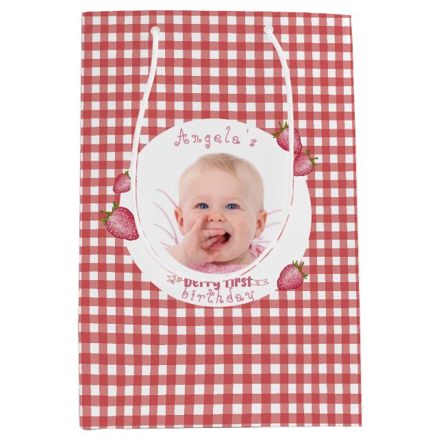 Strawberry Berry First Birthday Mittlere Geschenktüte (Vorderseite)