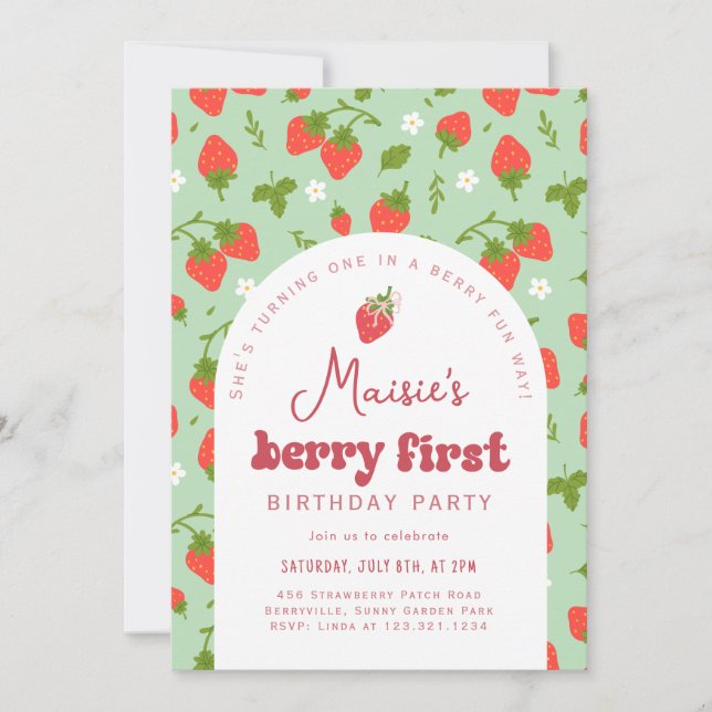 Strawberry Berry First Birthday Party Einladung (Vorderseite)