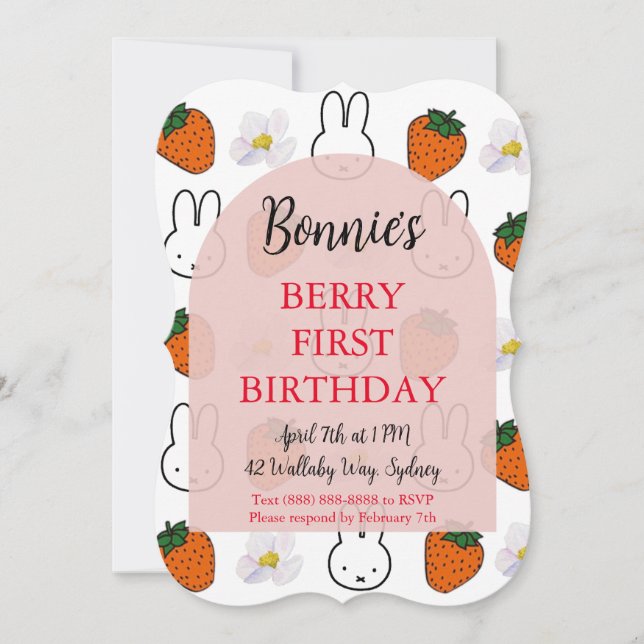 Strawberry Bunny Birthday Einladung (Vorderseite)