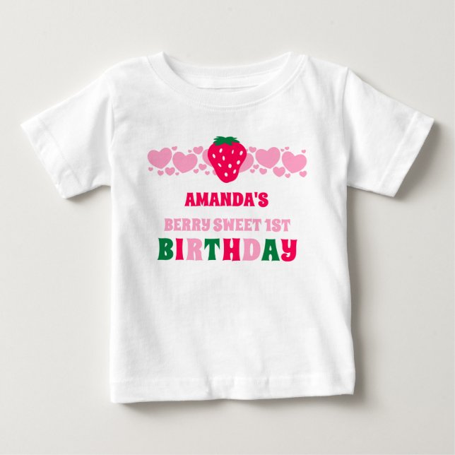 Strawberry First Birthday Celebration Guest Shirt (Vorderseite)