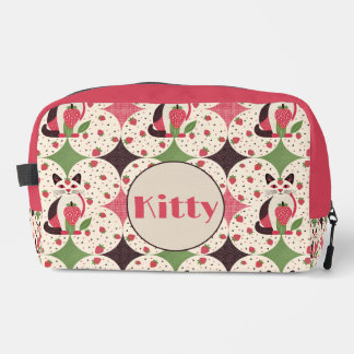 Strawberry Kitty Waschbeutel