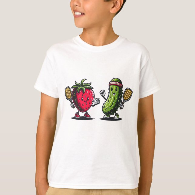 Strawberry und Pickle Pickleball Duel T-Shirt (Vorderseite)