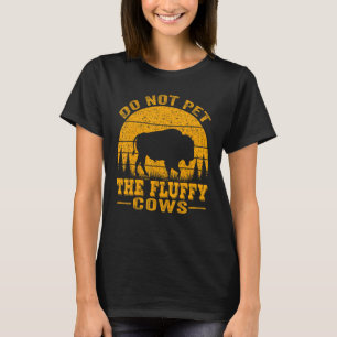 Streicheln Sie die flauschigen Kühe, Bisons Retro T-Shirt