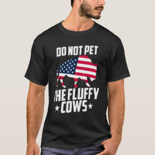 Streicheln Sie die flauschigen Kühe Bisons Yellows T-Shirt