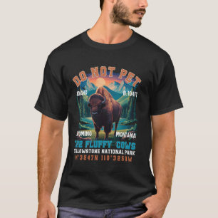 Streicheln Sie die flauschigen Kühe Bisons Yellows T-Shirt