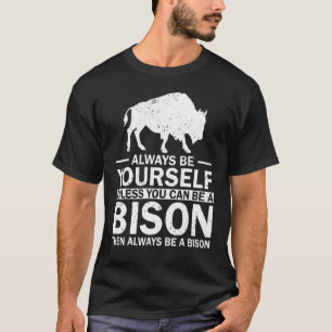 Streicheln Sie die flauschigen Kühe des Buson Büff T-Shirt