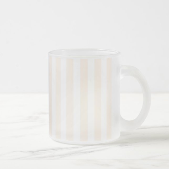 Streifen aus beigefarbenem und weißem Süßwarengebä Mattglastasse (Rechts)
