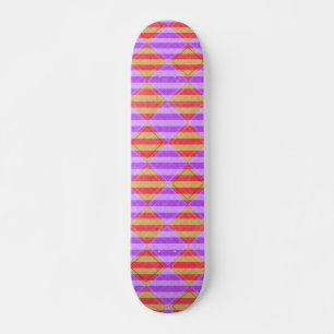 Streifen, Diamanten, Muster in Spot von Shirley Ta Skateboard