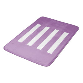 Streifen in der Mitte. Lavendel und weiß. Badematte