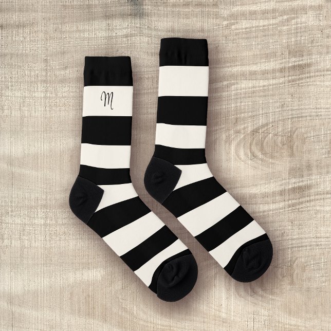 Streifen mit Monogramm, schwarz und cremefarben Socken (Von Creator hochgeladen)