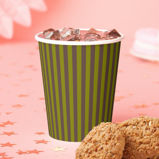 Streifenmuster in Schokoladenbraun und Olivgrün Pappbecher (Von Creator hochgeladen)