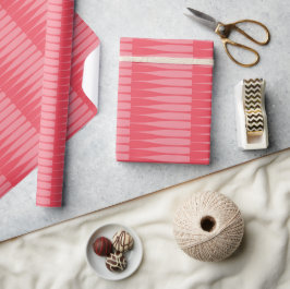 Streifenschattierungen aus rosafarbenem Streifenpa Geschenkpapier