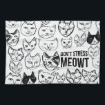 Stress Meowt Funny Cat Pattern Geschirrtuch<br><div class="desc">Dekorieren Sie Ihre Küche mit diesem lustigen Katzenhandtuch. Macht ein großartiges Hauswärme- oder Geburtstagsgeschenk für diesen Katzenliebhaber in eurem Leben! Karo in meinem Shop für mehr passende Sachen wie Tasse und Aufkleber!</div>