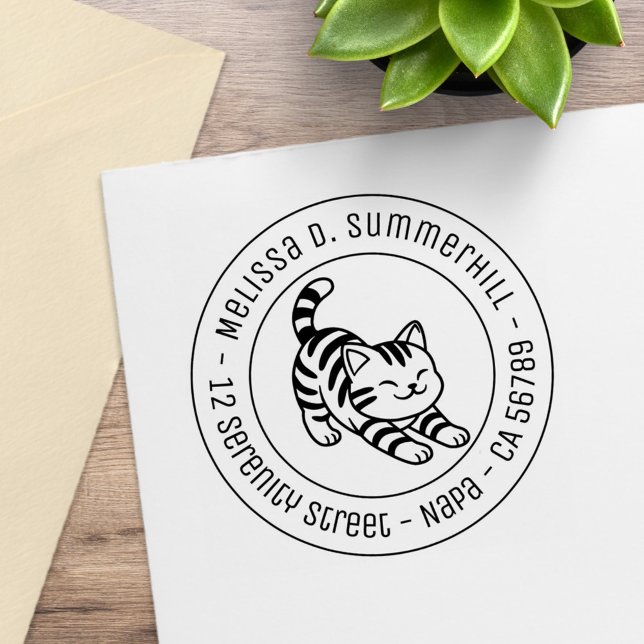 Stretching Tabby Cat Round Address Gummistempel (Von Creator hochgeladen)