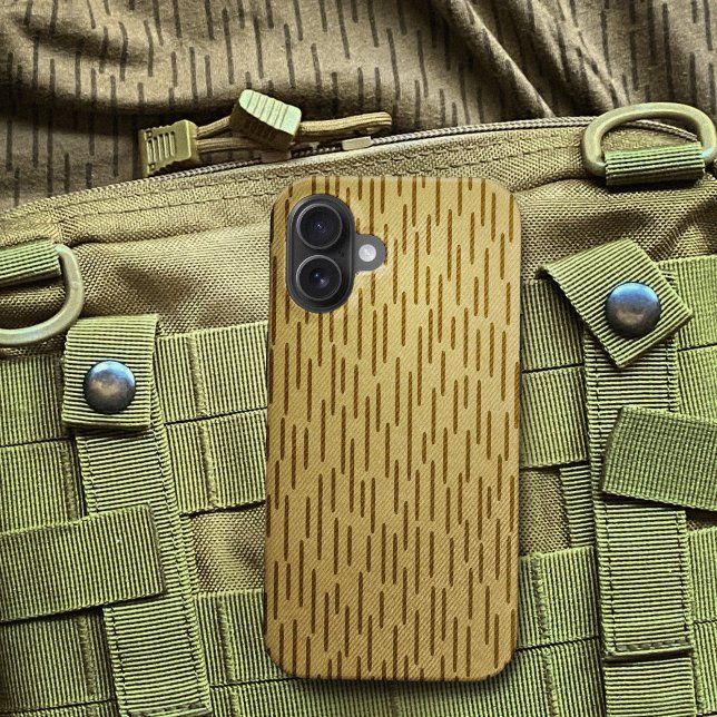 Strichtarn Camouflage Classic Worn Raindrop Case-Mate iPhone Hülle (East German Strichtarn Camo Classic Worn Raindrop Case-Mate iPhone Case)