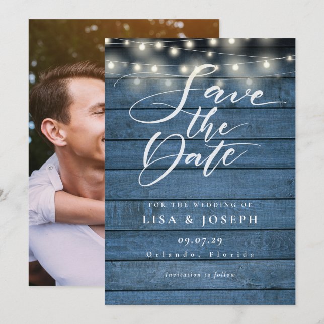 String Lights Rustic Blue Wood Foto Wedding Save The Date (Vorne/Hinten)