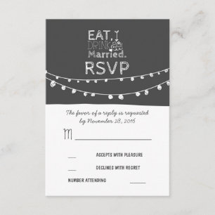 Stringleuchten essen trinken und verheiratete RSVP Karte
