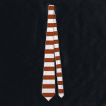 STRIPEN Farbe braun Krawatte<br><div class="desc">Horizontale Streifen gegen Weiß. Weiße Linien lassen sich einfärben - fühlen Sie sich frei mit der Hintergrundfarbe zu spielen,  um neue Effekte zu erstellen! Diese Krawatte sind in verschiedenen Farben und zwei Farbvarianten erhältlich - mit breiten Streifen oder engen Streifen.</div>