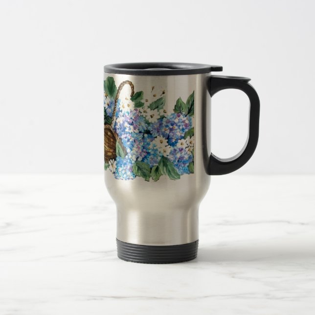 Strohkorb mit blauen Hydrangeas und weißem Korb Reisebecher (Rechts)