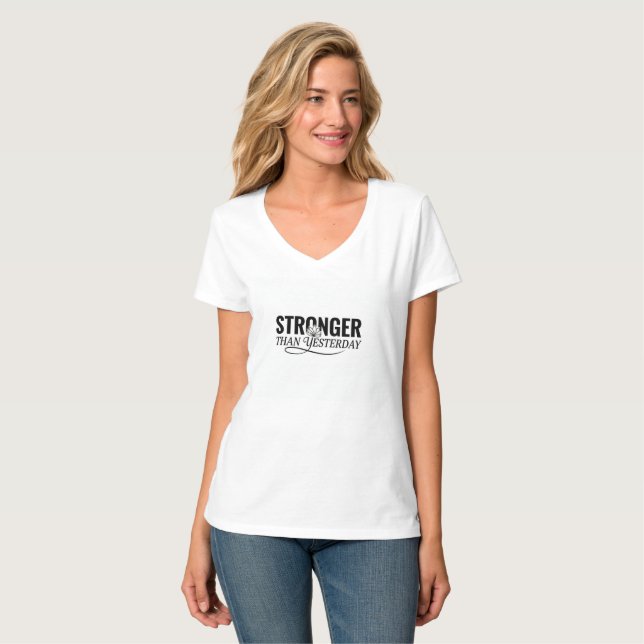 Stronger Than Yesterday – Women’s Motivational Gra T-Shirt (Vorderseite Vollansicht)