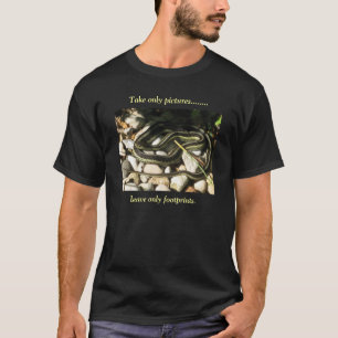 Strumpfband-Schlange machen die nur Fotos (dunkel) T-Shirt
