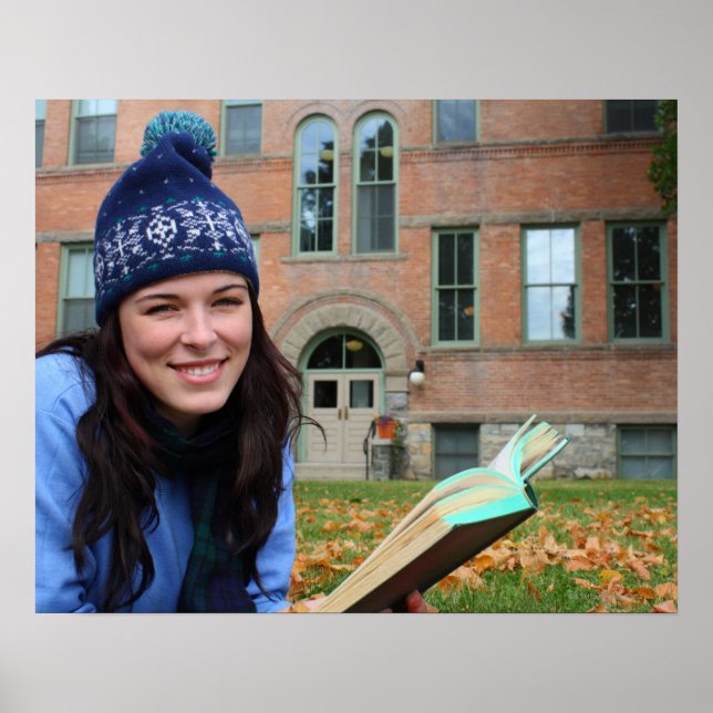 Student der hübschen Uni, der im Herbst studiert Poster (Vorne)