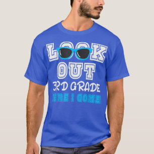 Student schauen sich die dritte Klasse, ich komme T-Shirt
