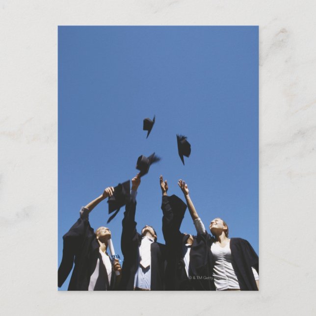 Studierende, die Mörtelplatten werfen, Ankündigungspostkarte (Vorderseite)