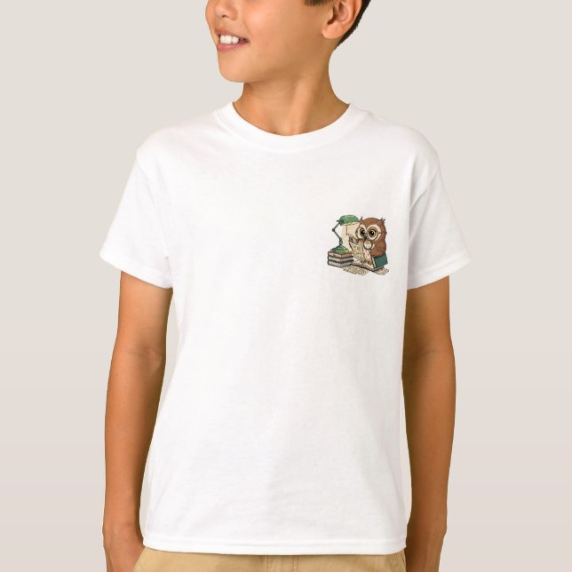 Studious Owl Scholar Examining Papers with Magnify T-Shirt (Vorderseite)