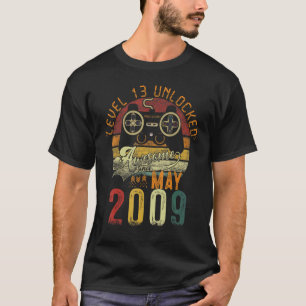 Stufe 13 Phantastisch seit Mai 2009 Vinatge V T-Shirt