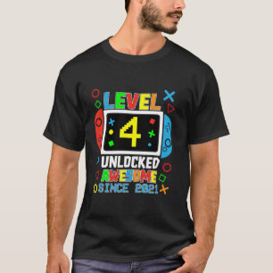 Stufe 4 Phantastisch seit 2021 Videospiel 4 T-Shirt