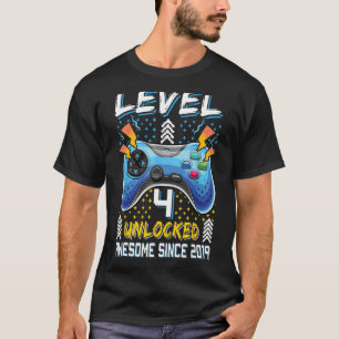 Stufe 4 Ungesperrter Gamer 4. Junge 4 Jahre alt T-Shirt