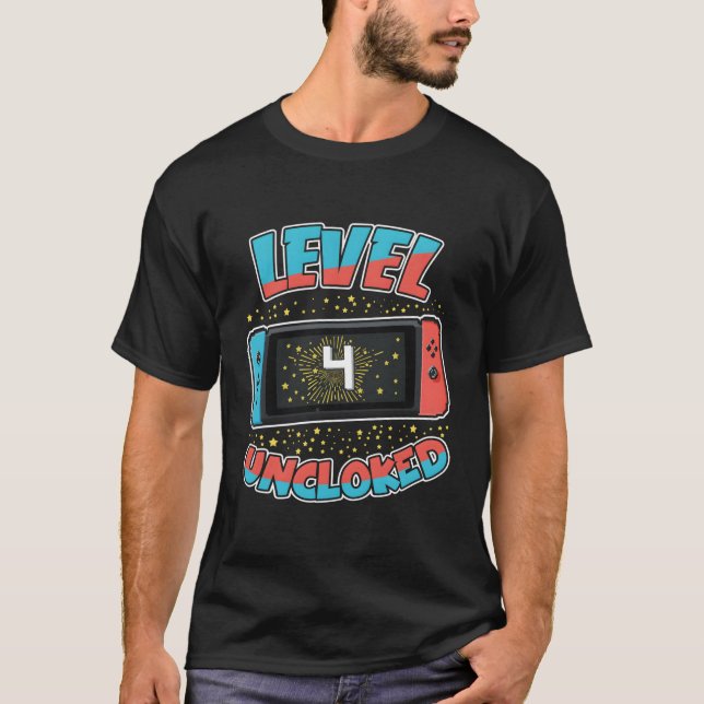 Stufe 4 Unverschlossenes Shirt Junge 4 Jahre alt V (Vorderseite)